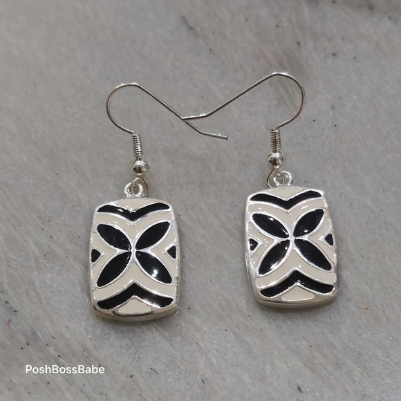 DaVinci Silver Toned With Black And White Enameled Design Pierced Earrings - Picture 2 of 7